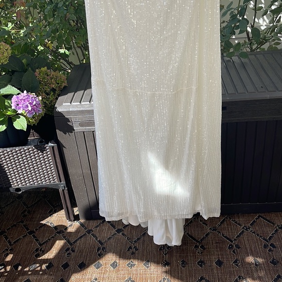 Ieena x Mac Duggal - White Sequined Drop Shoulder Faux Wrap Gown - Size 10 - Picture 8 of 17